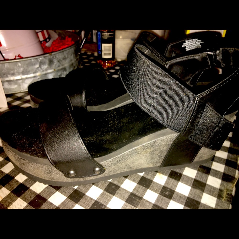 Cute Wedge Shoe 🤩🤩